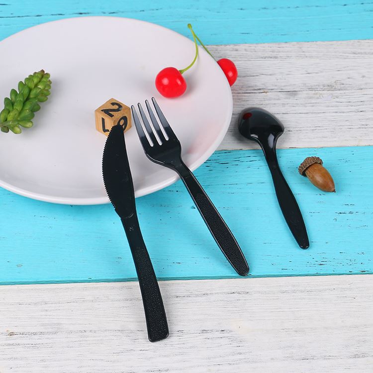 Oġġetti tal-mejda li jintremew